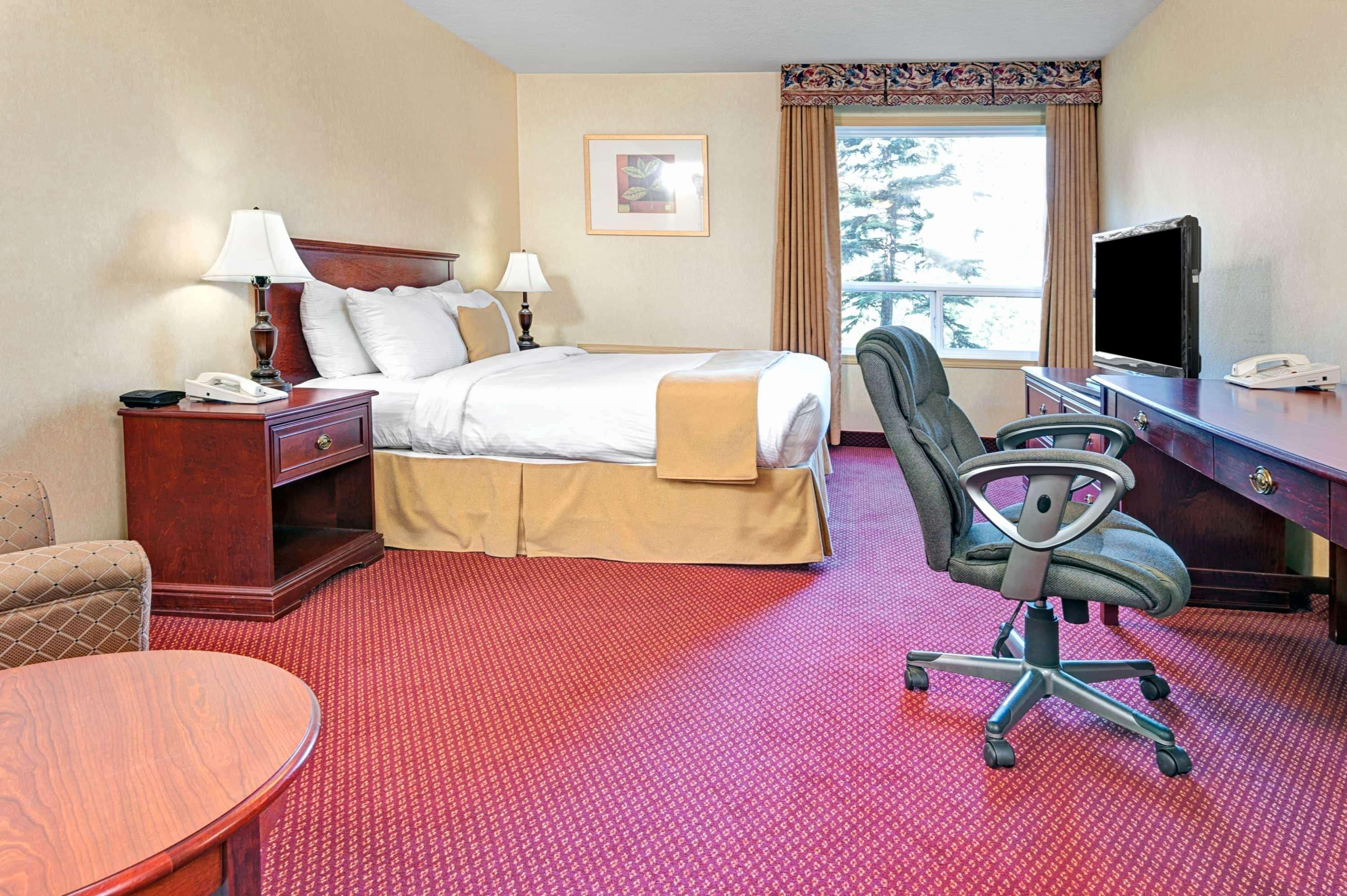 Quality Inn & Suites Edmonton International Airport Ледук Экстерьер фото